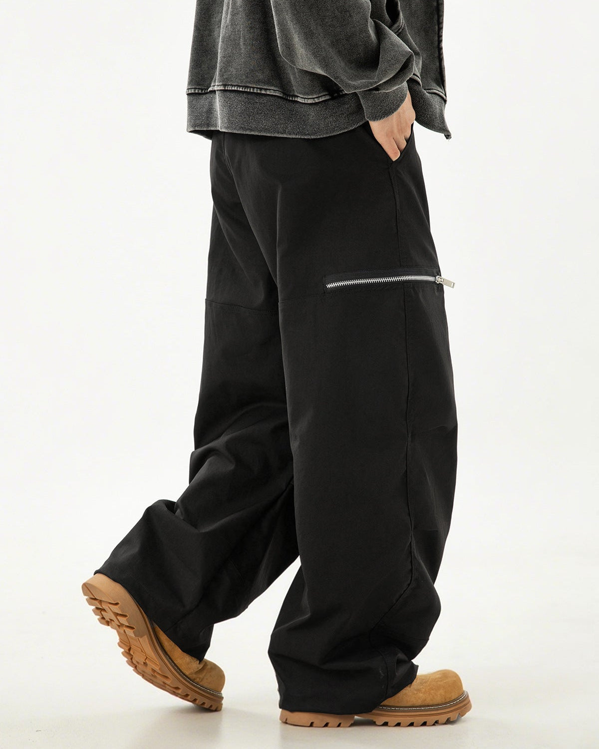 The Fieldline Pleated Cargo Trousers