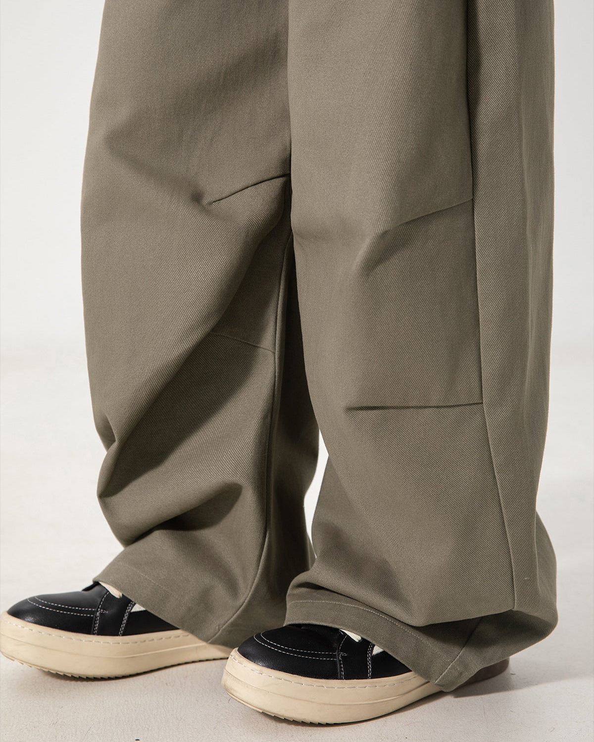 The Stanton Pleated Cargo Jeans