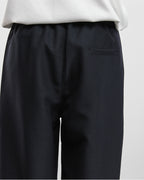 Shallow Silhouette Wide-Leg Slacks Pants