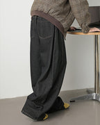 The Seamline Relaxed Denim Jeans